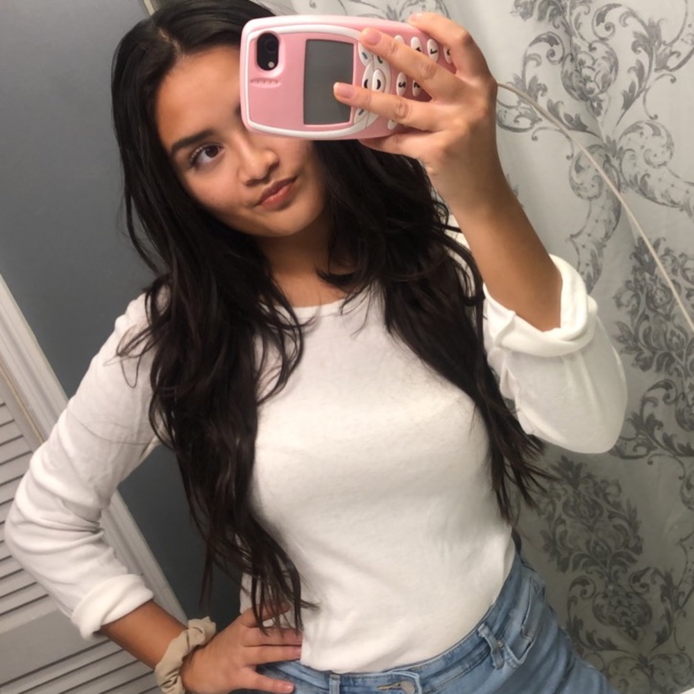 MEET YOUR POSHER, TAYLOR